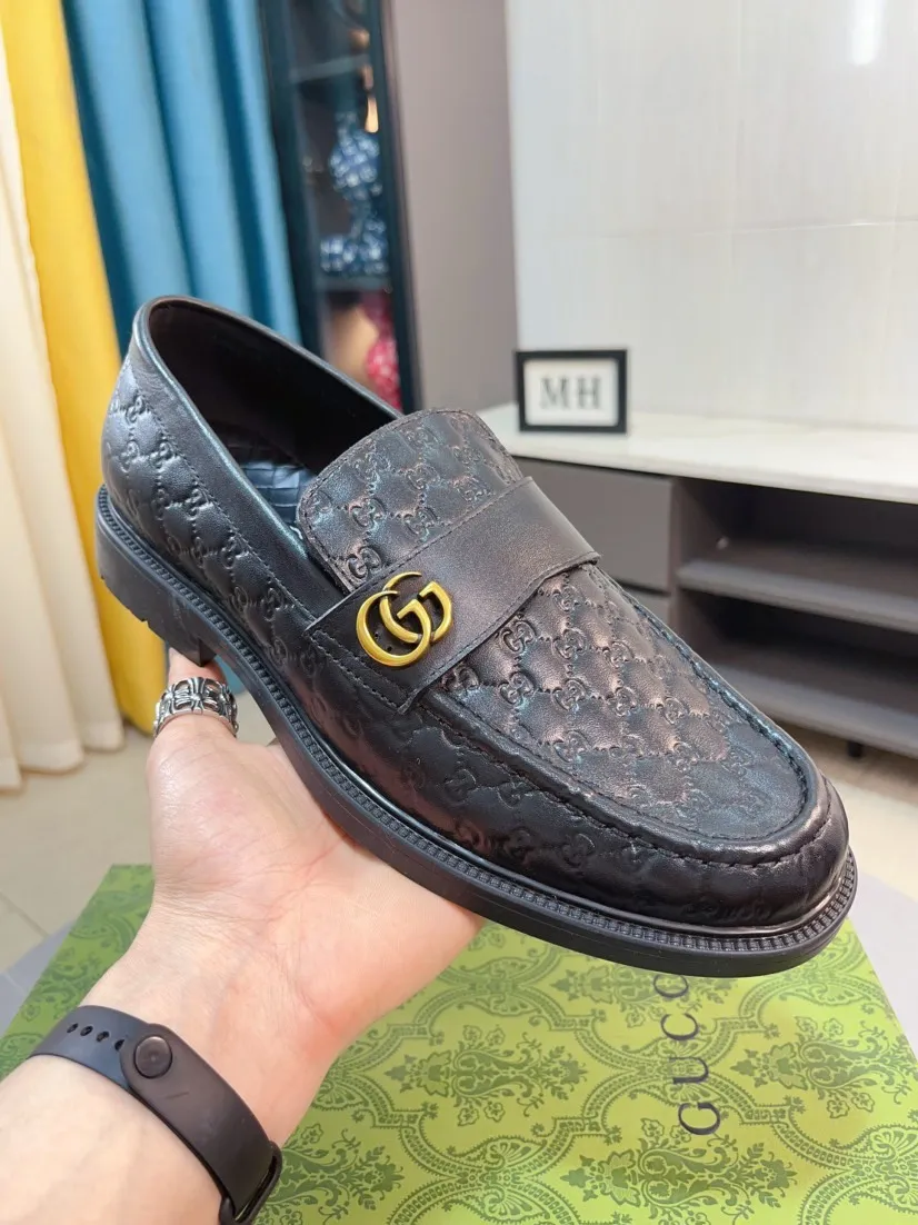 Men's shoes 💰500🌹🌹[GUCCI Gucci] A new style of formal men's leather shoes is coming ~ The original quality upper is made of Italian cowhide➕The leather is soft and delicate, comfortable and soft. The top layer of genuine leather, rubber wear-resistant outsole, the shoe shape is dignified and domineering, and the luxury charm is not concealed! The natural and free nouveau riche leads the trend. Code number: 38-44